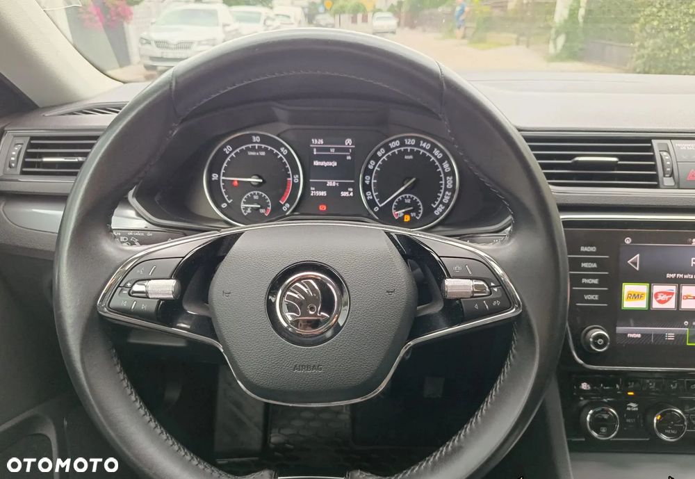 Skoda Superb 2.0 TDI Ambition - 27