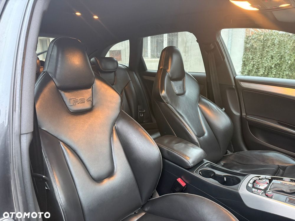 Audi RS4 Avant Avant S tronic - 23