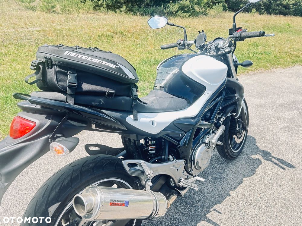 Suzuki Gladius - 5