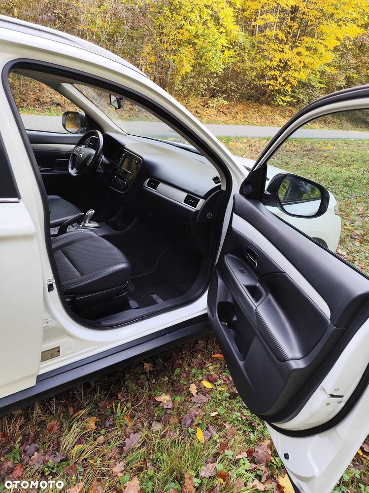 Mitsubishi Outlander - 14
