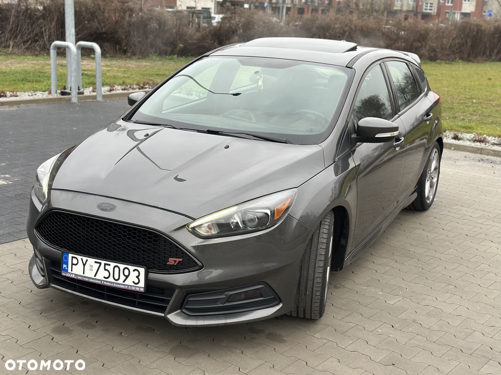 Ford Focus 2.0 EcoBoost ST - 9