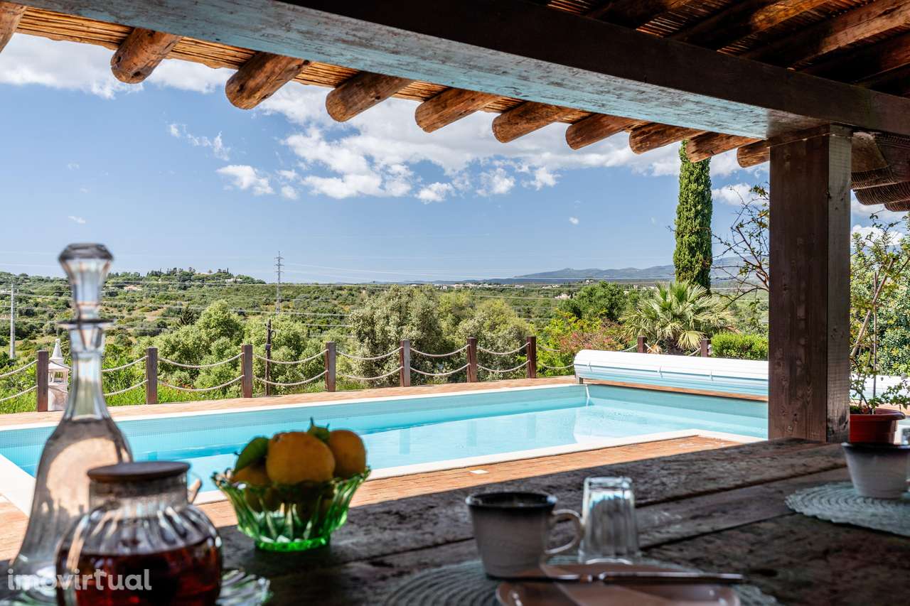 Moradia Exclusiva Térrea com Piscina Aquecida, Jardim e Total Privacid - Grande imagem: 4/46