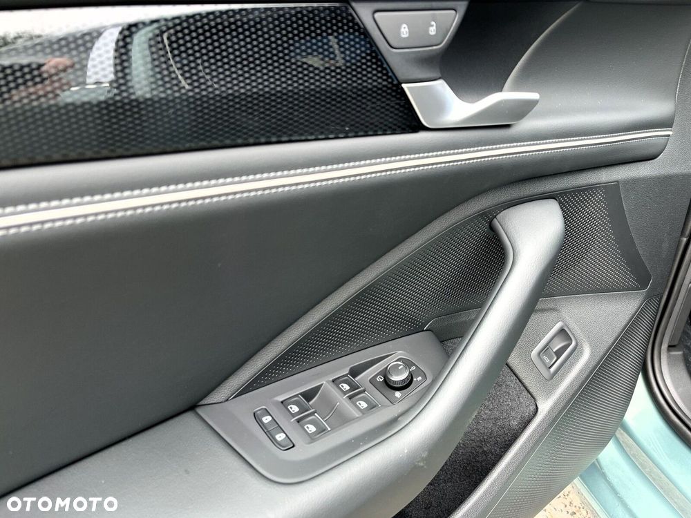 Volkswagen Passat Variant 2.0 TDI SCR Business DSG - 12