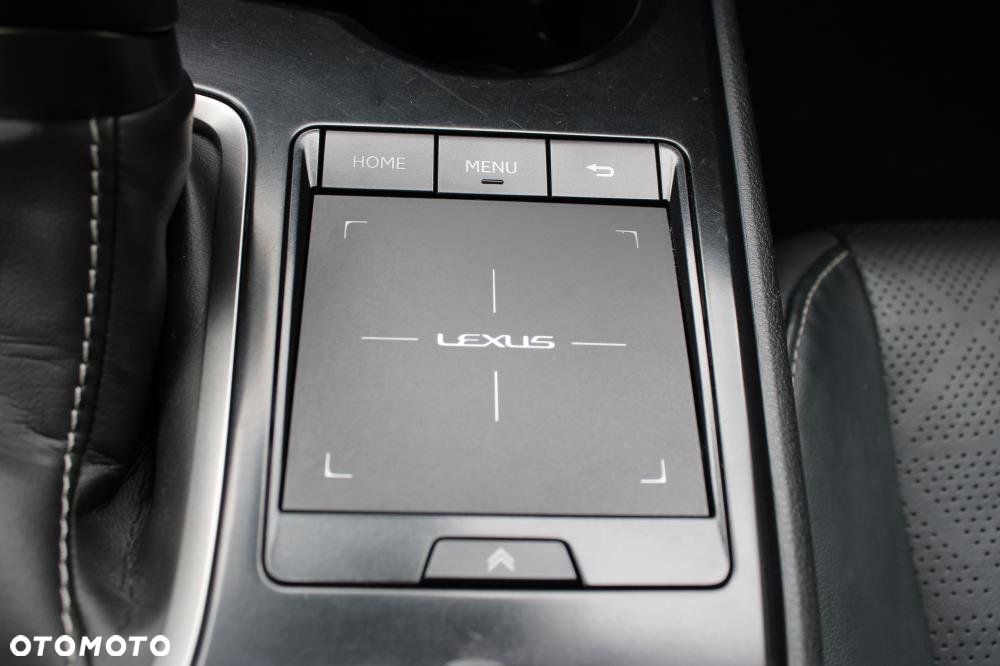 Lexus UX - 21