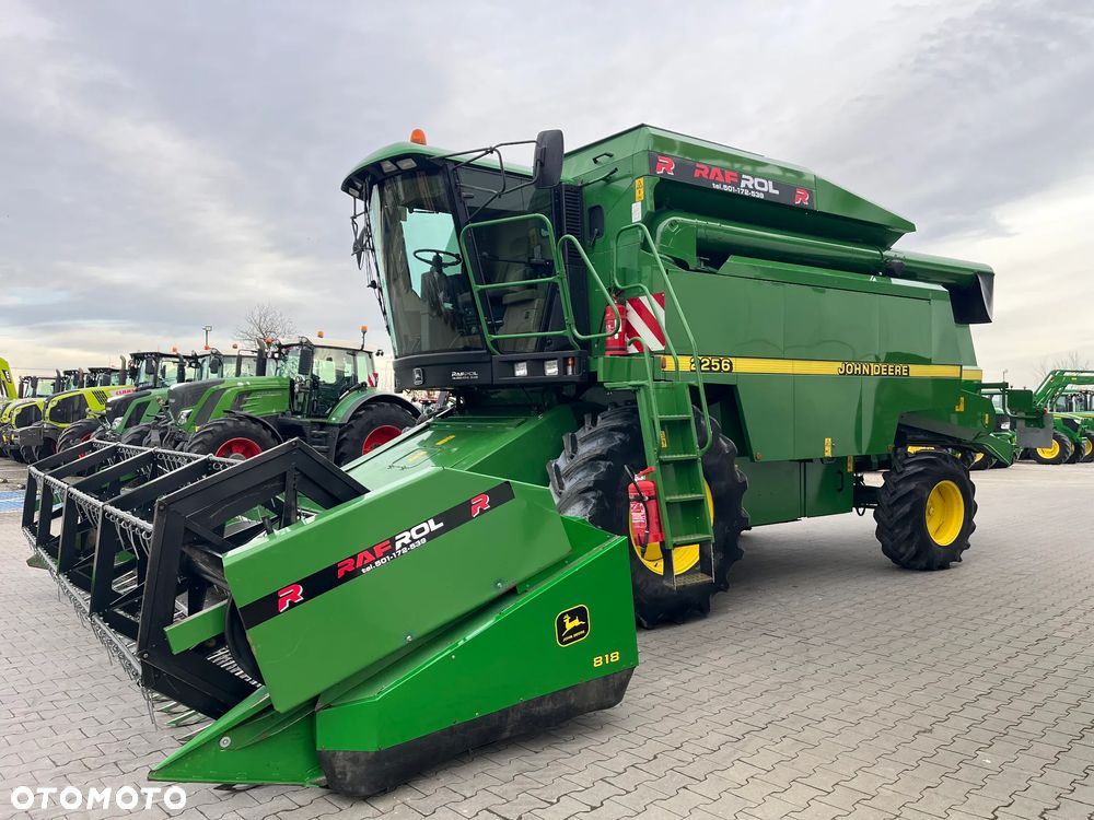 John Deere 2256 - 6