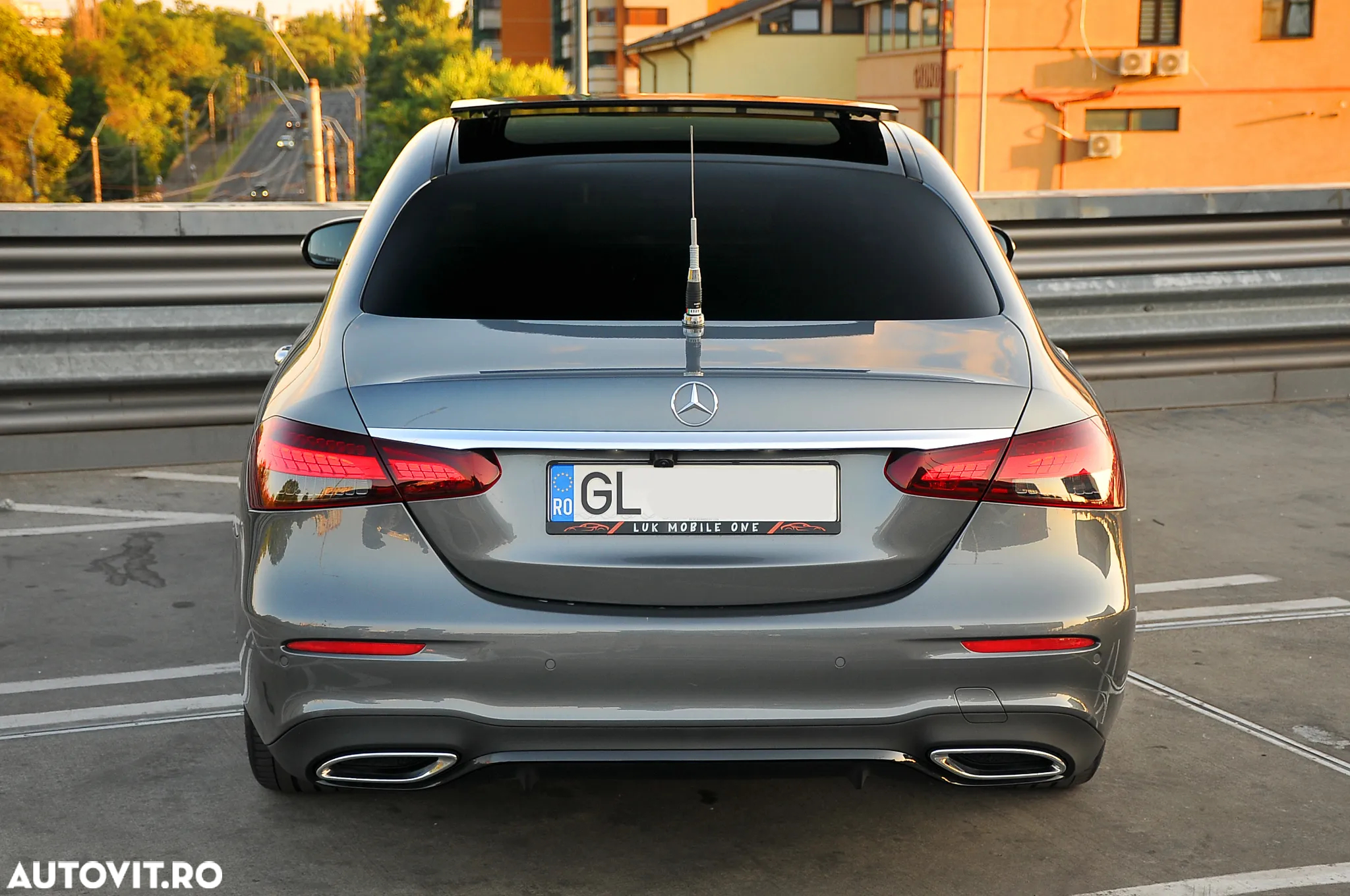 Mercedes-Benz E - 10