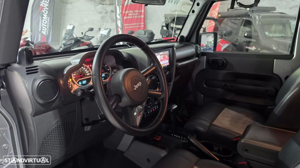 Jeep Wrangler 2.8 CRD ATX Sport - 35