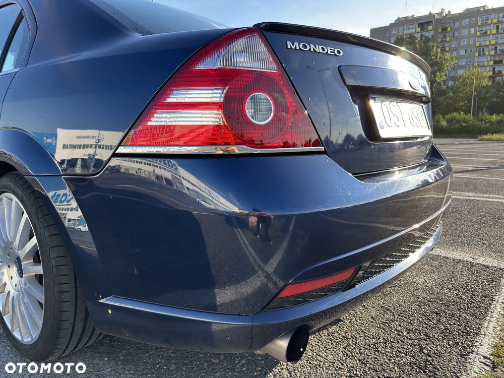 Ford Mondeo V6 ST 220 - 8