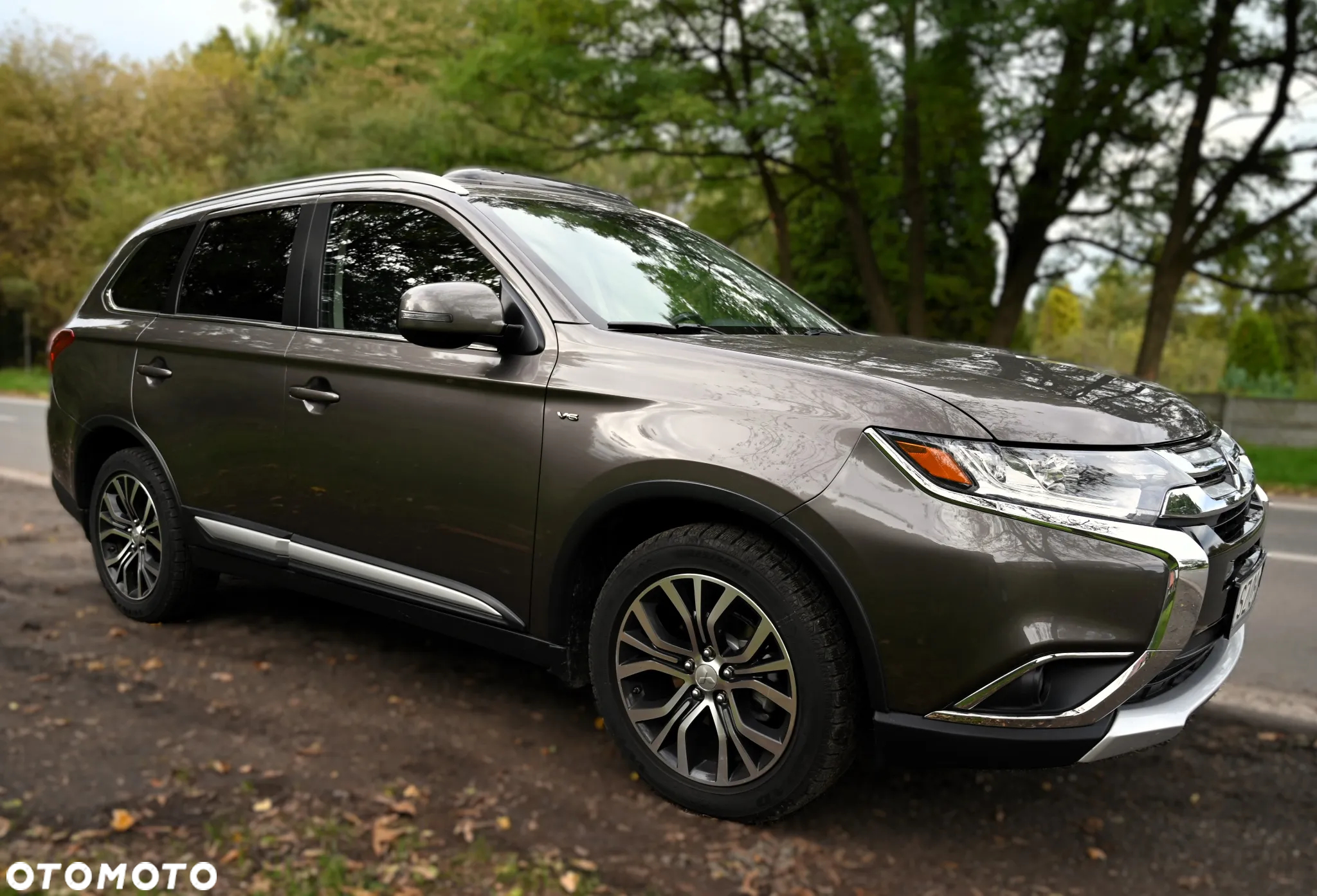 Mitsubishi Outlander - 11