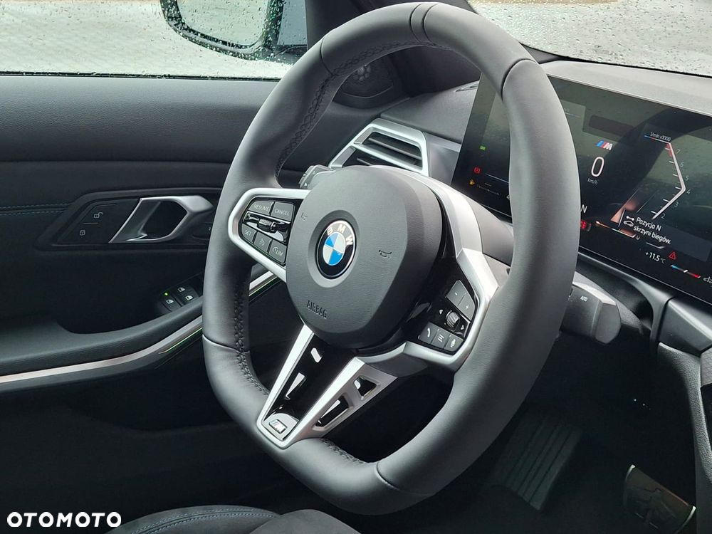BMW Seria 3 320i xDrive M Sport - 22