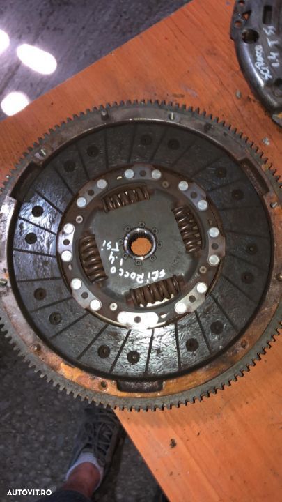 volanta/ kit ambreiaj vw scirocco, touran, golf 6  1.4tsi 2009 03c105273h - 3