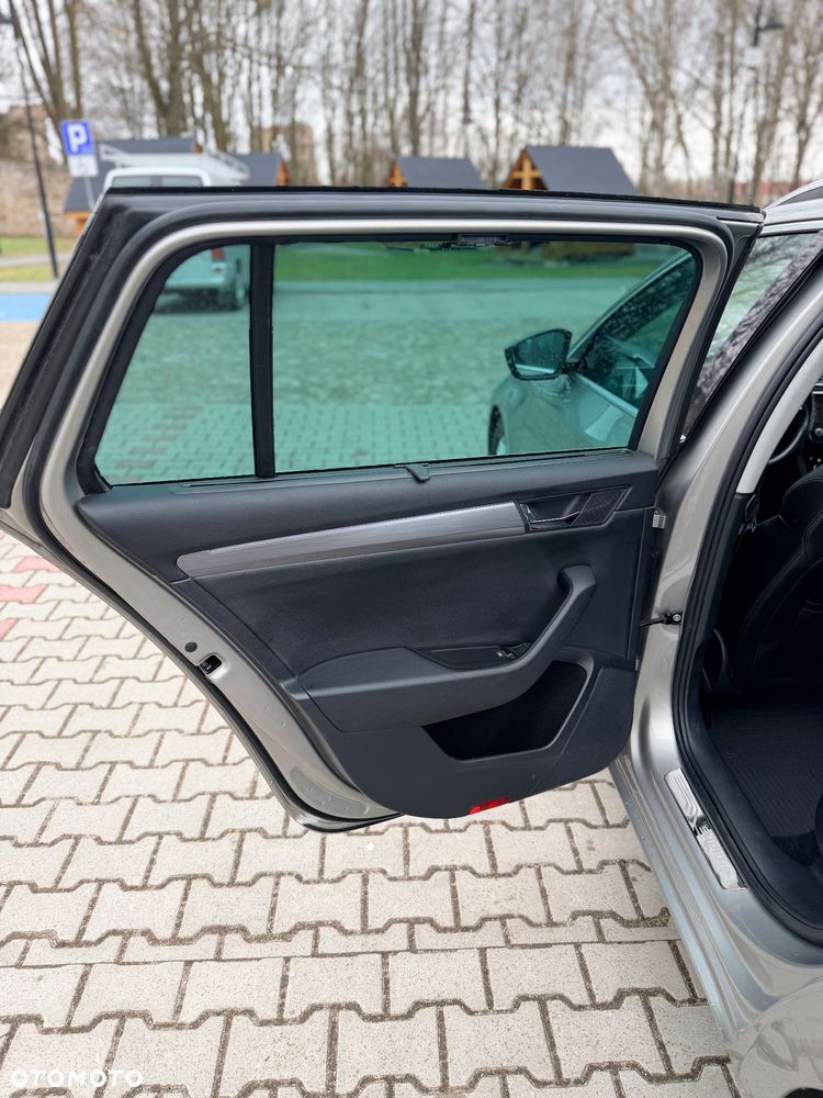 Skoda Superb 2.0 TDI 4x4 DSG Premium Edition - 9