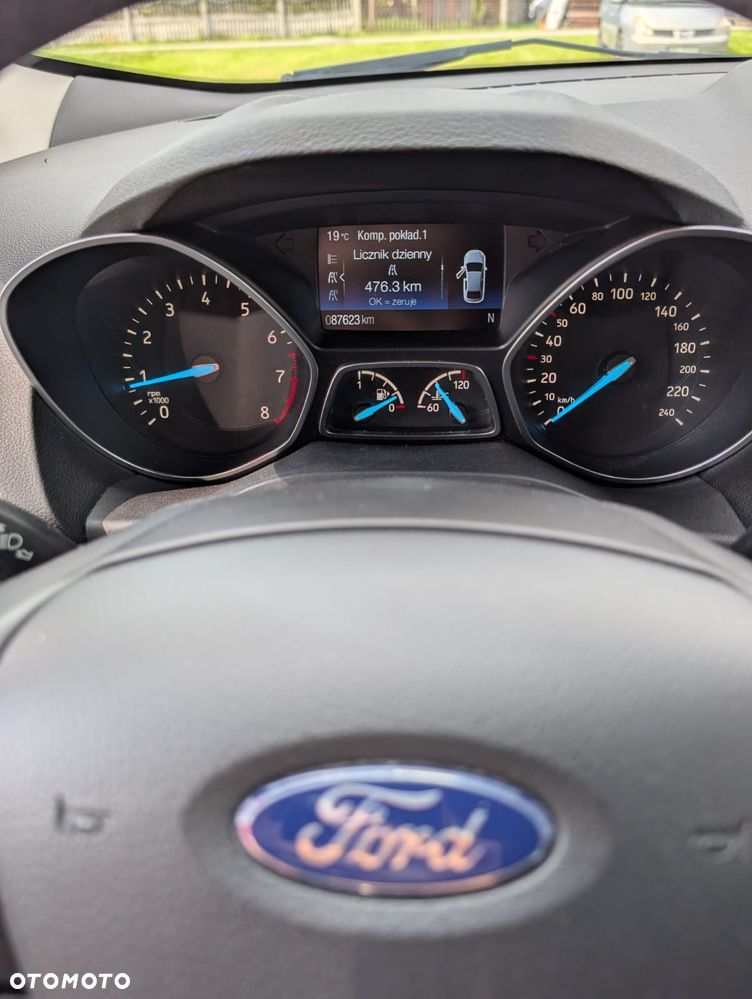 Ford Kuga 1.5 EcoBoost 2x4 Titanium - 12