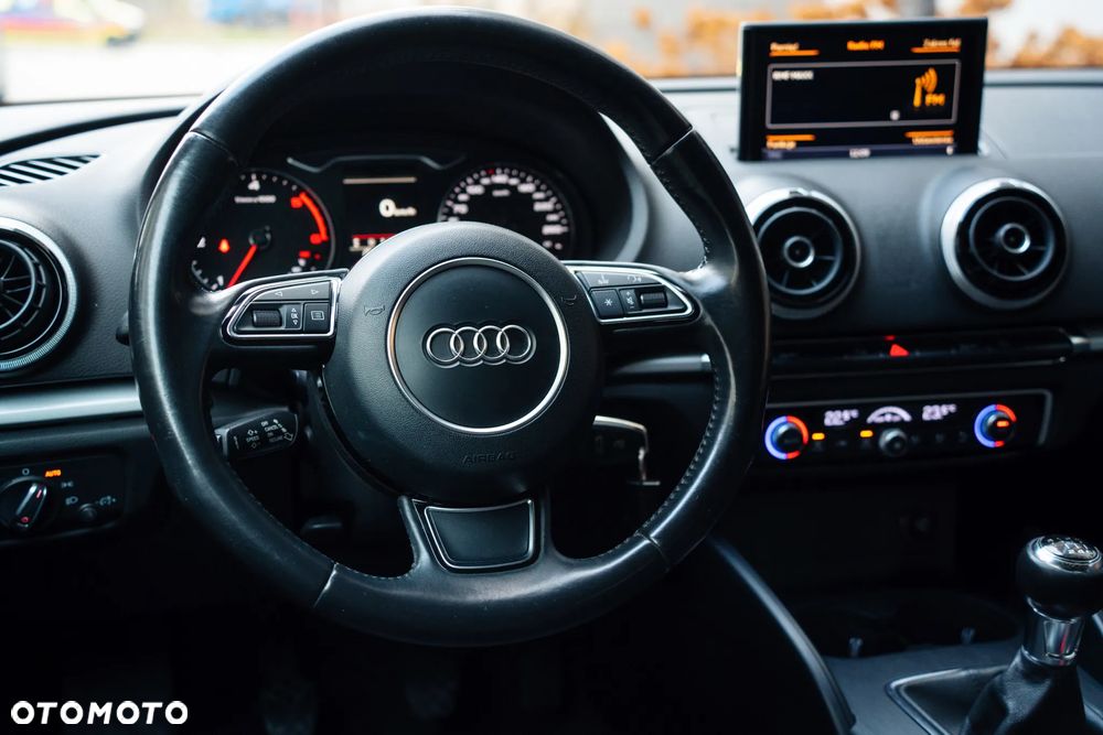 Audi A3 Sportback 2.0 TDI S line Sportpaket - 18