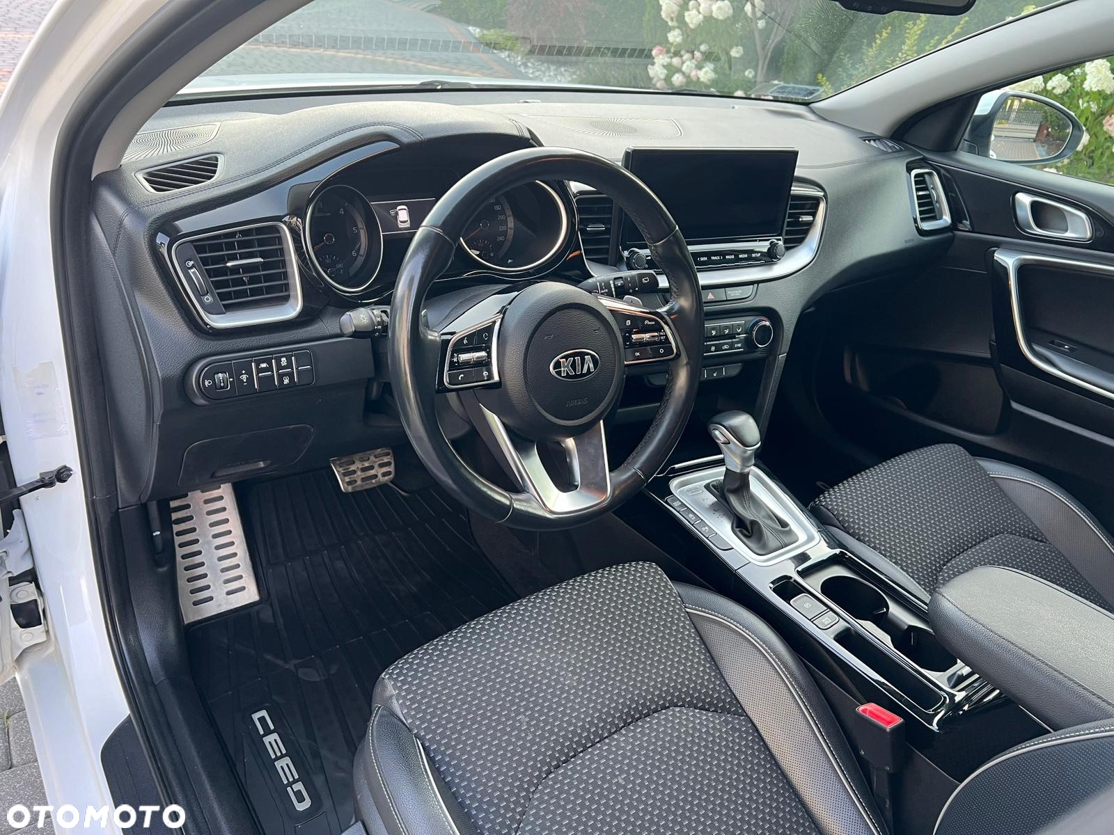 Kia Ceed 1.6 CRDi SCR L Business Line DCT - 14