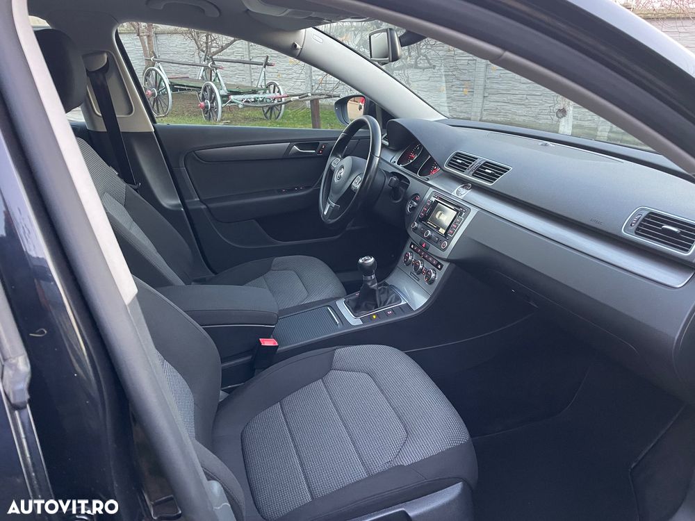 Volkswagen Passat - 17
