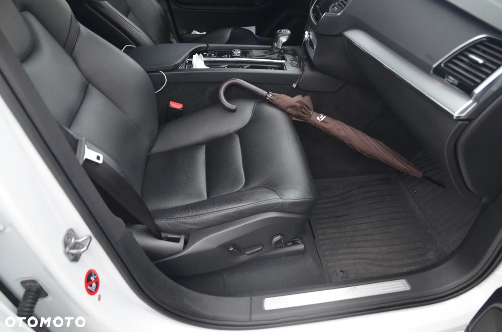 Volvo XC 90 T6 AWD Momentum - 25