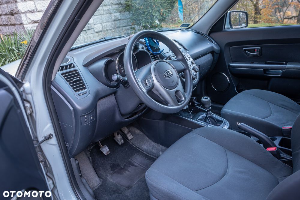 Kia Soul 1.6 L - 6