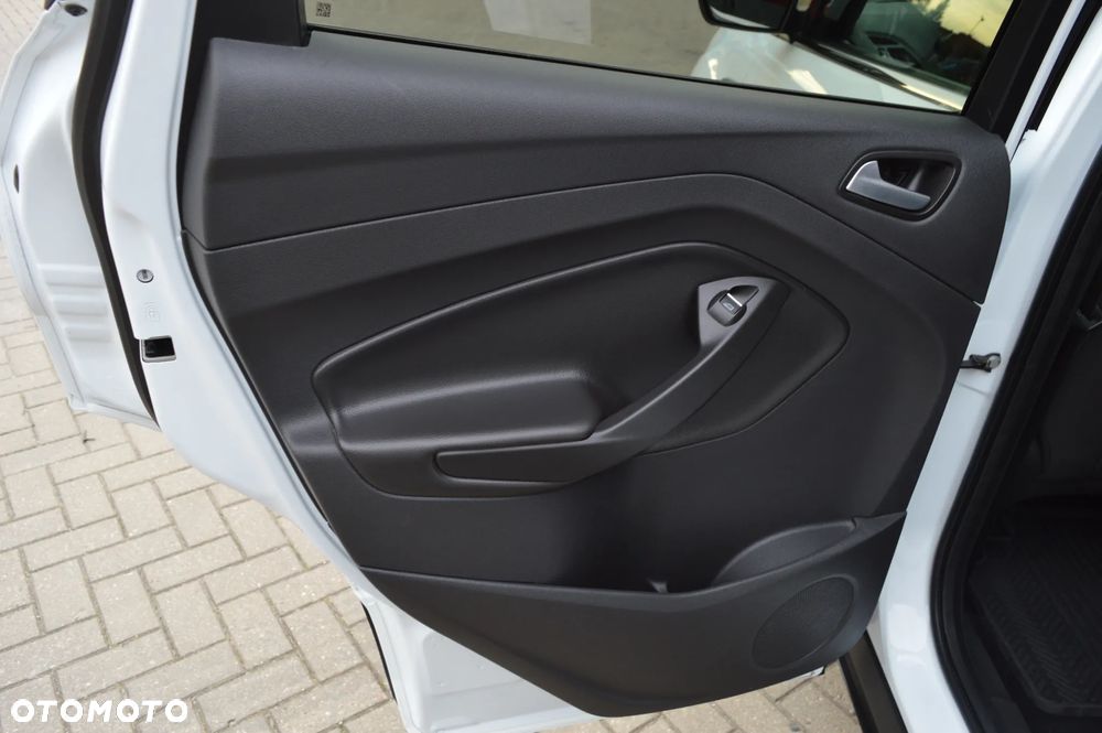 Ford Kuga 1.6 EcoBoost 2x4 Titanium - 18