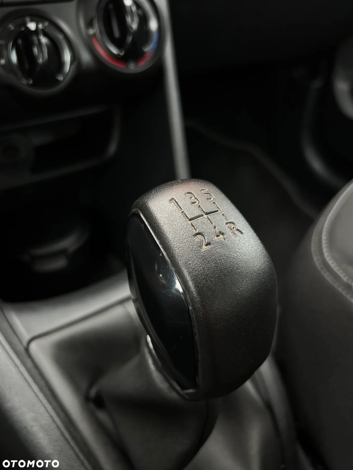 Peugeot 208 - 27