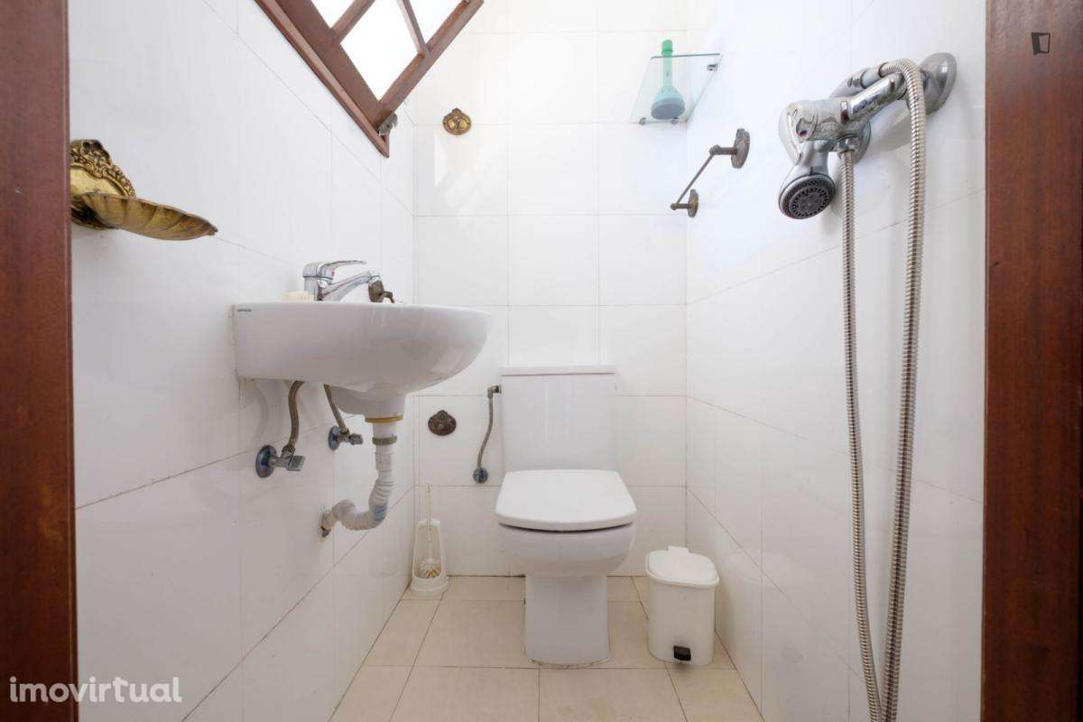 Quarto - localizado em Montes Claros Coimbra - Grande imagem: 2/16