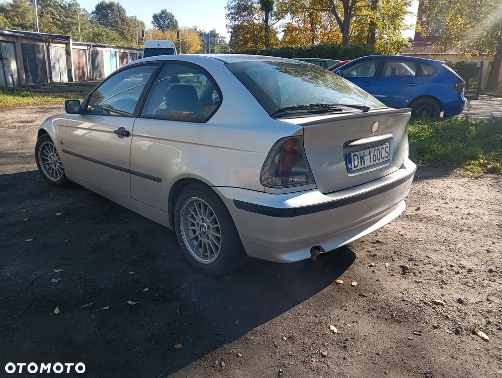 BMW Seria 3 2001 photo 4