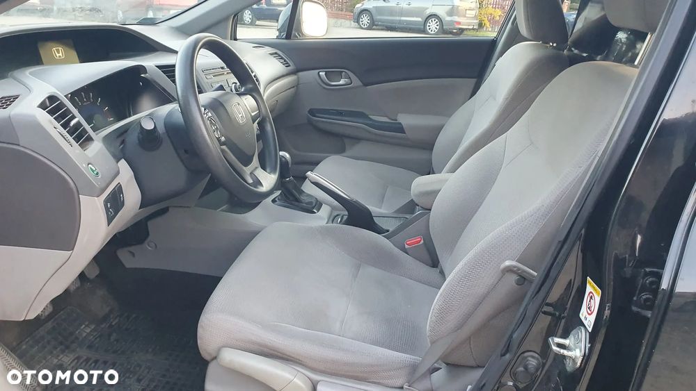 Honda Civic 1.8 Comfort - 11