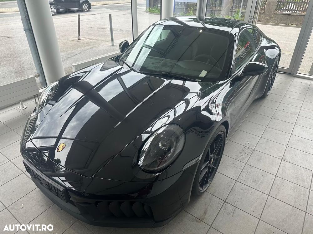 Porsche 911 Carrera 4 GTS PDK - 10