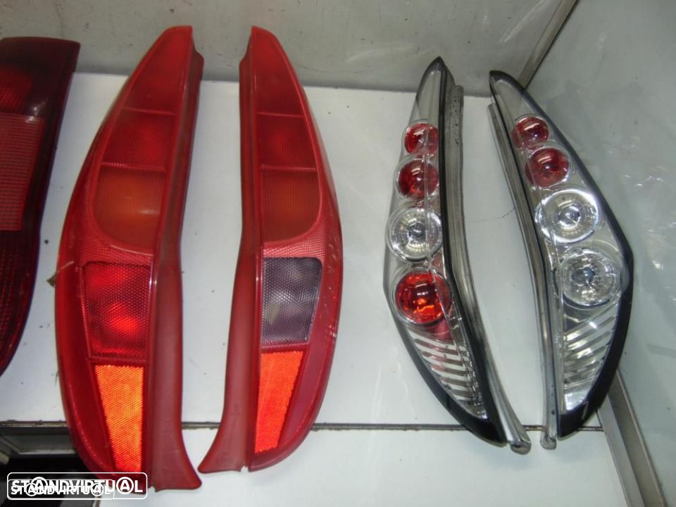 Fiat Punto e varios farolins - 3
