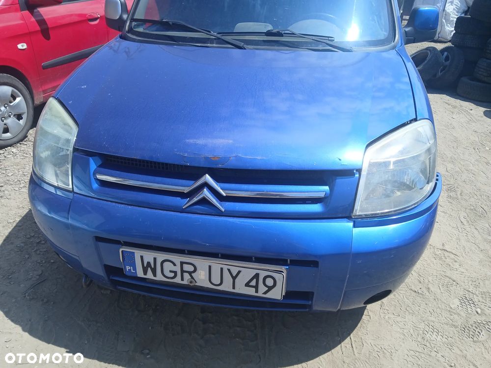 BERLINGO CITROEN KMH 1.4 - maska pokrywa silnika klapa bagażnika zderzak lampa reflektor pas przedni stop lampy halogeny przeciwmgłowe odblaski grill atrapa znaczek błotnik błotniki drzwi zbiornik wlew paliwa szyba lusterko klamka klamki zamek - 1