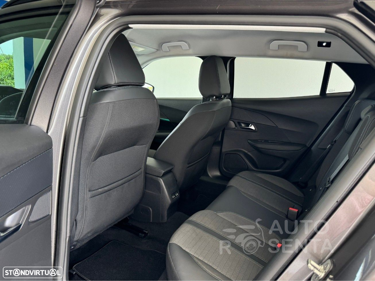 Peugeot 2008 1.2 PureTech Allure Pack - 24