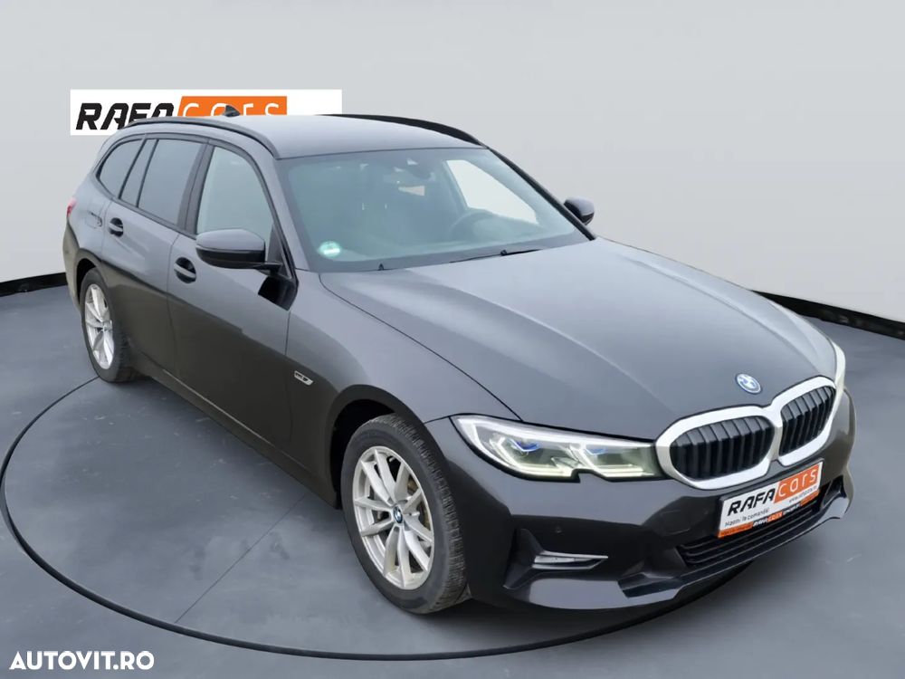 BMW Seria 3 330e xDrive Aut. Luxury Line - 9
