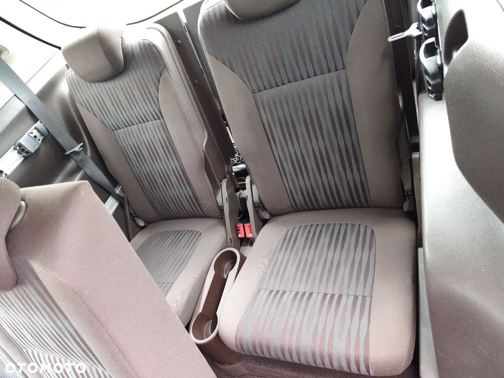 Opel Zafira - 17
