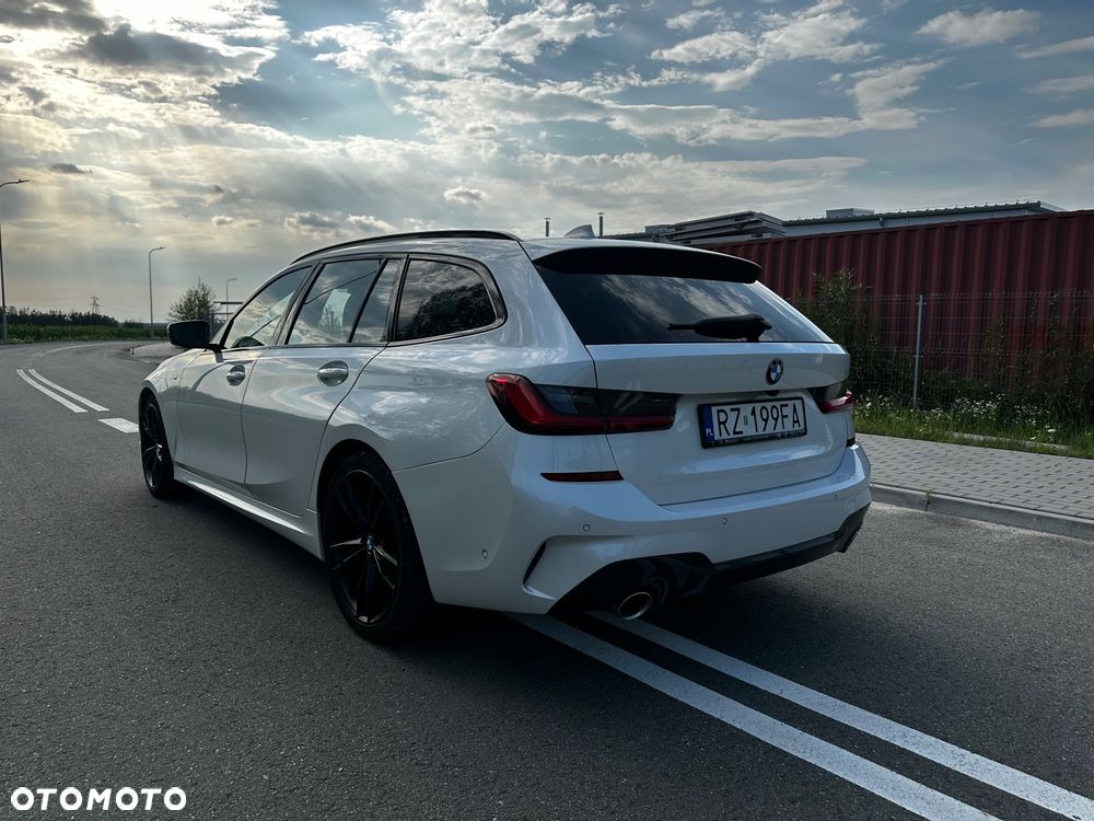 BMW Seria 3 320d xDrive M Sport - 4