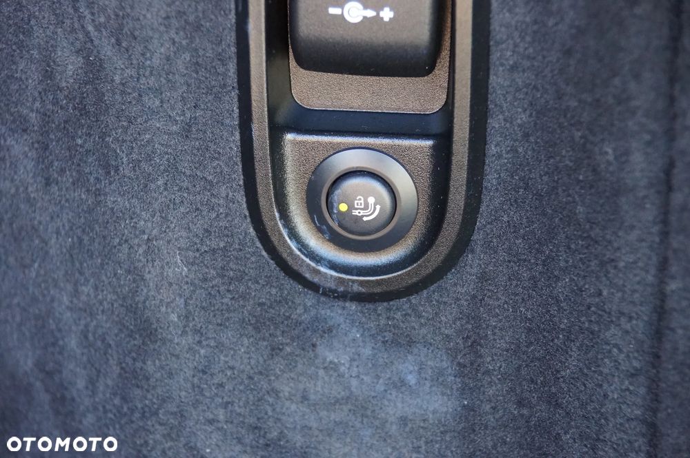 BMW Seria 5 520d xDrive Sport Line - 36