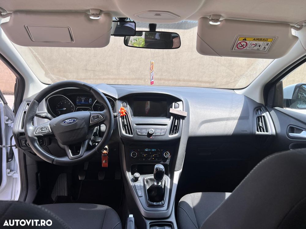 Ford Focus 1.0 EcoBoost Trend Edition - 14