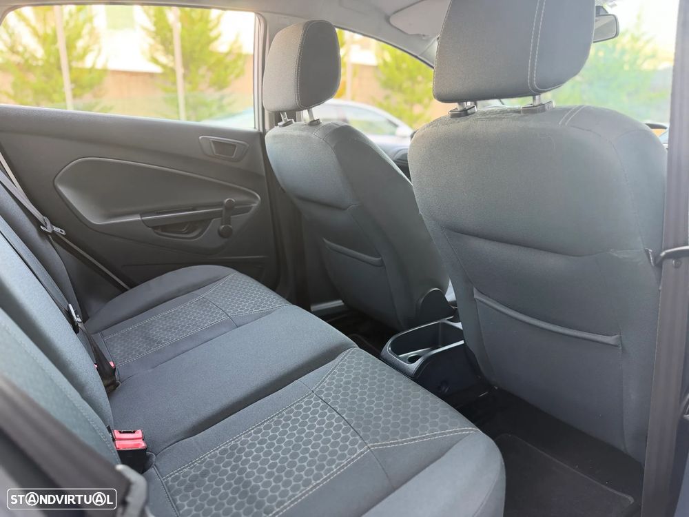 Ford Fiesta 1.25 Titanium - 24
