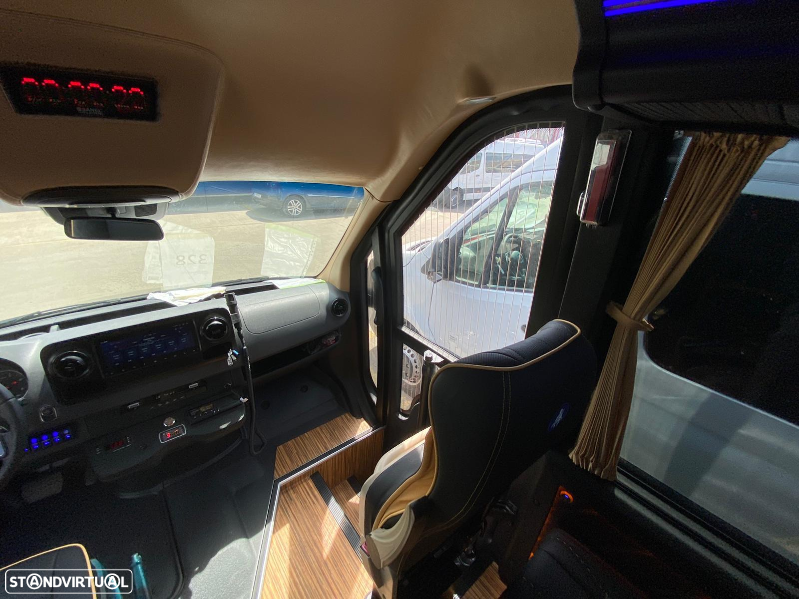 Mercedes Benz Sprinter 519 - 25