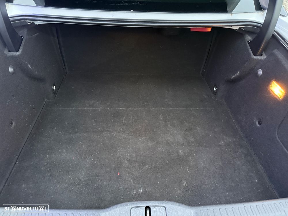 Peugeot RCZ 1.6 200 THP - 25