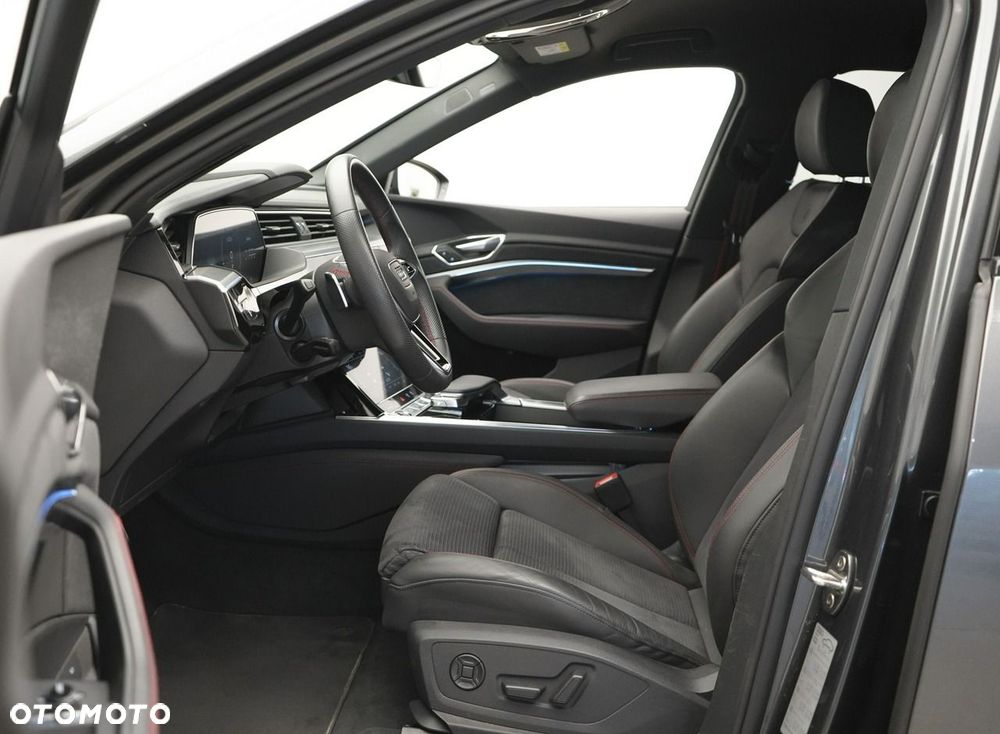 Audi Q8 e-tron - 16