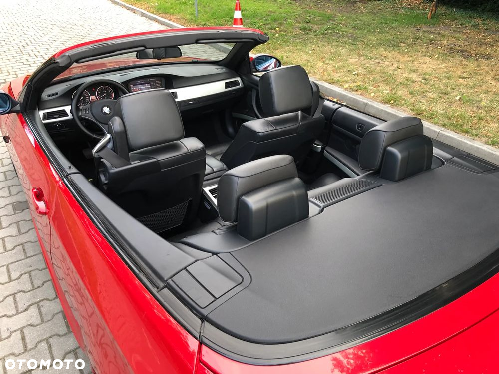 BMW Seria 3 330i Cabrio - 31