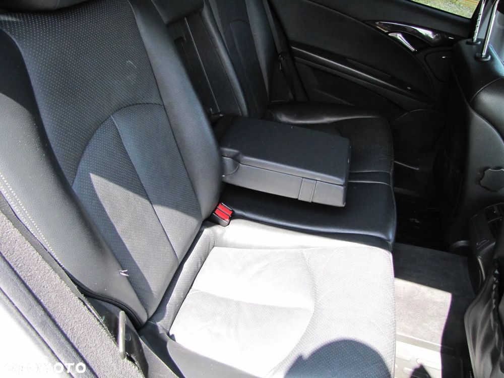 Mercedes-Benz Klasa E 200 Kompressor Automatik Classic - 30