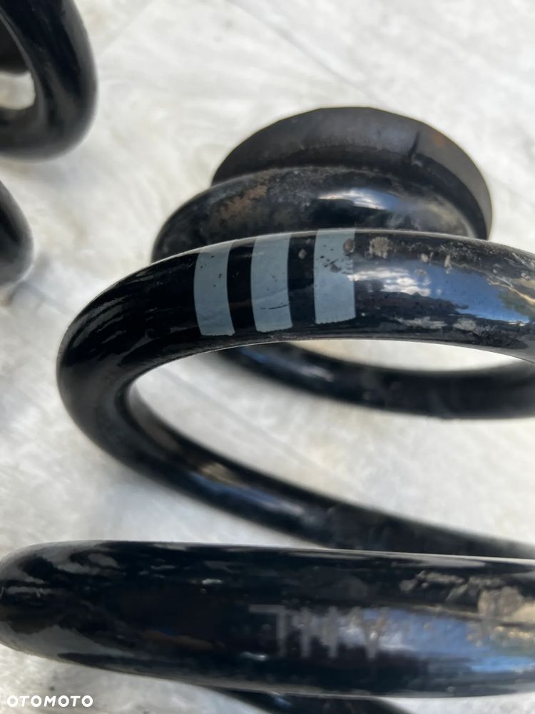 SPRĘŻYNY TYŁ VW T6 CARAVELLE 19R - 2