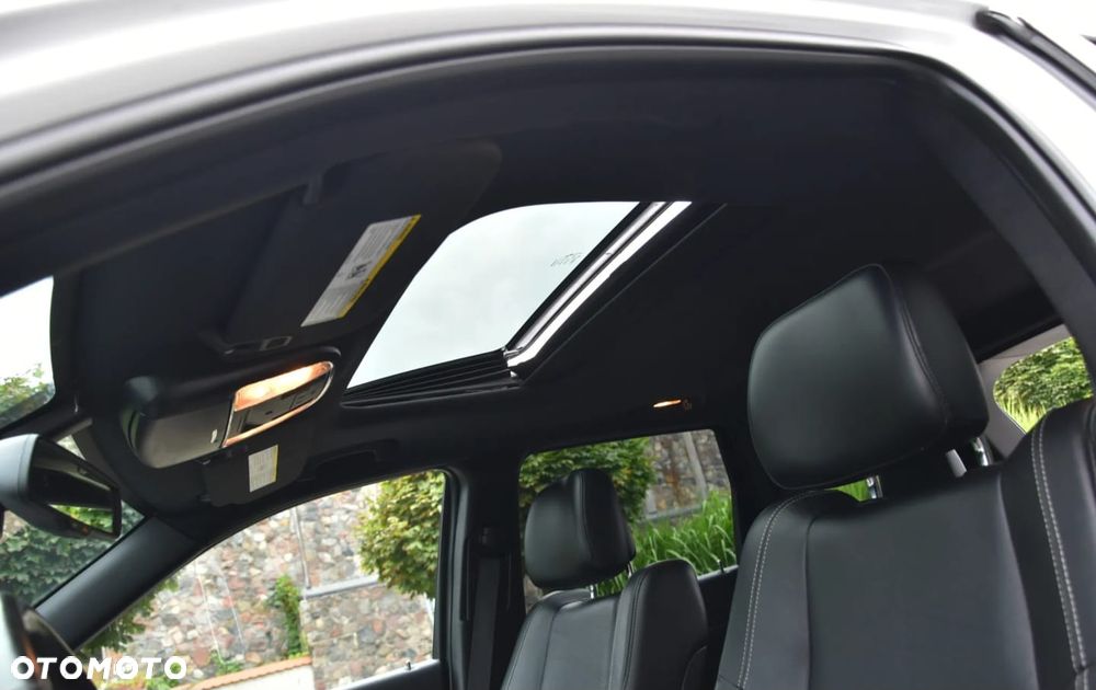 Jeep Grand Cherokee - 26