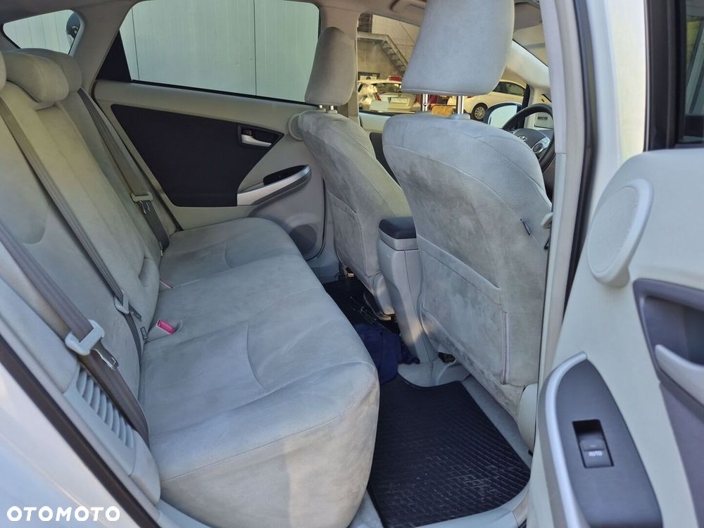 Toyota Prius 1.8 HSD Sol - 7