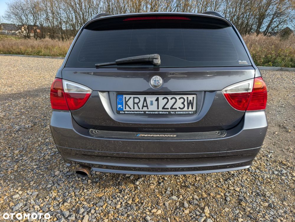 BMW Seria 3 318d - 12