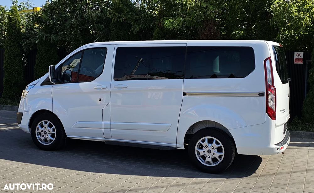 Ford Tourneo Custom - 5