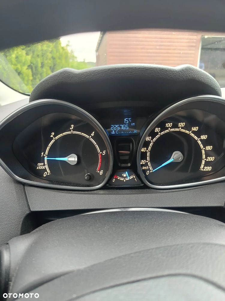 Ford Fiesta 1.5 TDCi SYNC Edition - 15