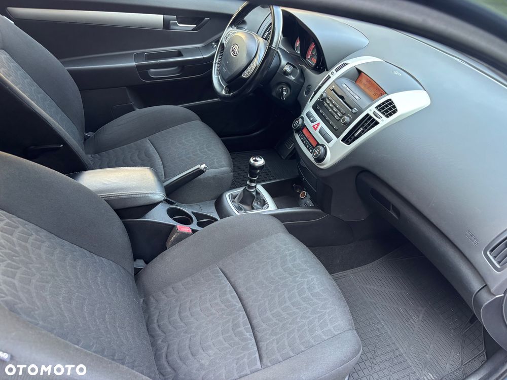 Kia Ceed ver-1-4-cvvt-isg-attract - 15