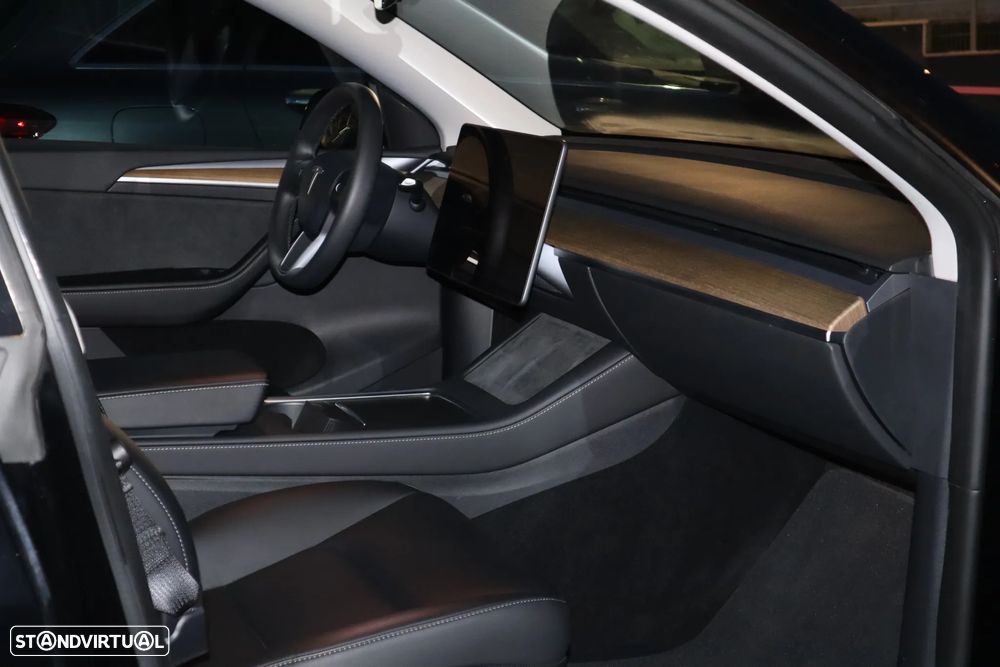 Tesla Model Y Standard - 12